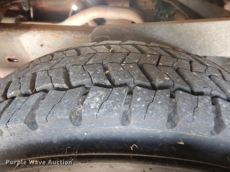 image for item KU9396 2001 Chevrolet Silverado 3500HD  bucket truck