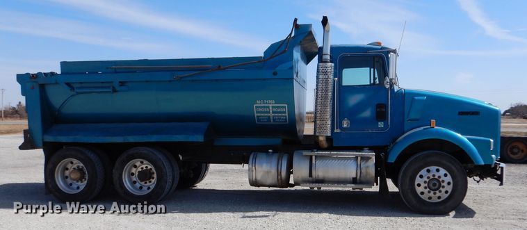 image for item LJ9823 1994 Kenworth T800  dump truck