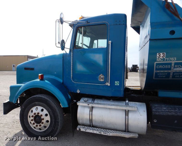 image for item LJ9823 1994 Kenworth T800  dump truck