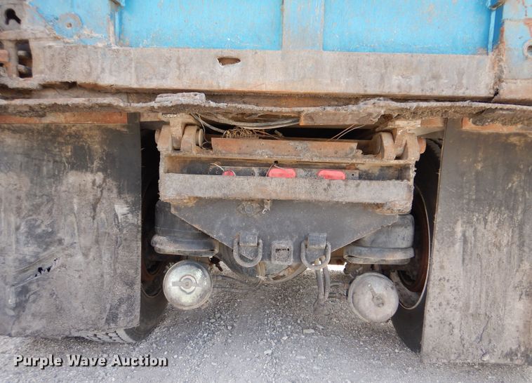 image for item LJ9823 1994 Kenworth T800  dump truck