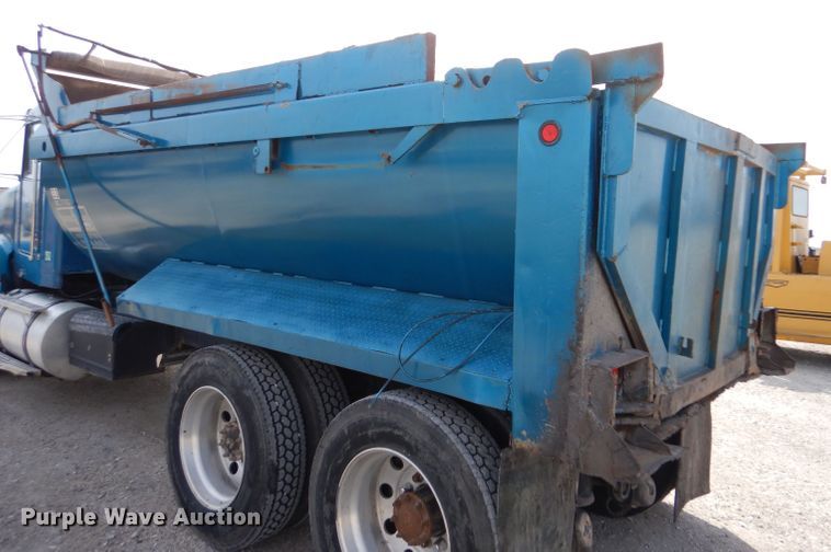 image for item LJ9823 1994 Kenworth T800  dump truck