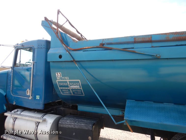 image for item LJ9823 1994 Kenworth T800  dump truck