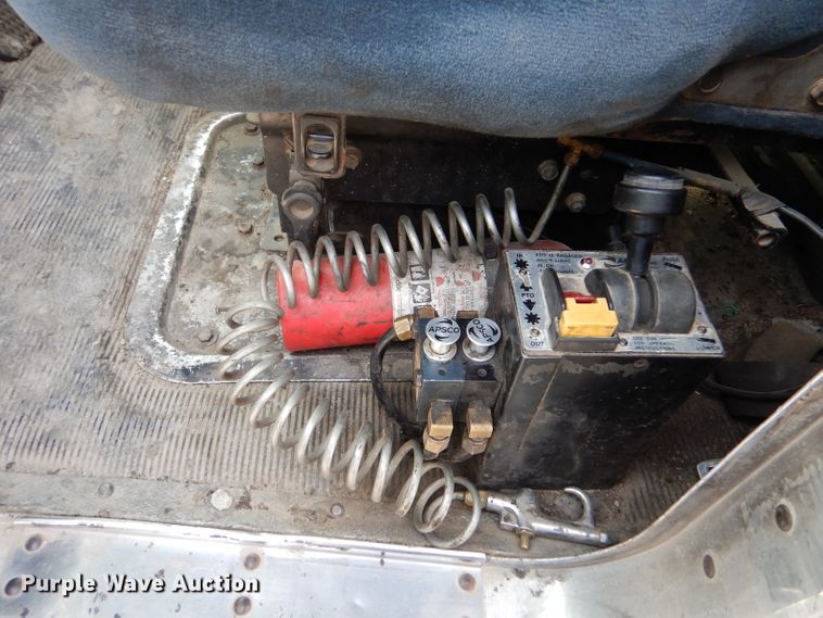 image for item LJ9823 1994 Kenworth T800  dump truck