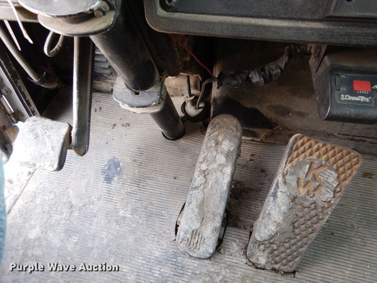 image for item LJ9823 1994 Kenworth T800  dump truck