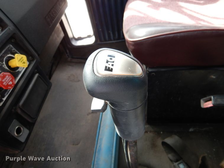 image for item LJ9823 1994 Kenworth T800  dump truck