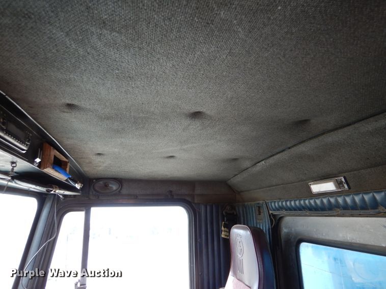 image for item LJ9823 1994 Kenworth T800  dump truck