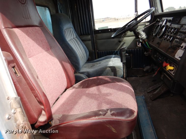 image for item LJ9823 1994 Kenworth T800  dump truck