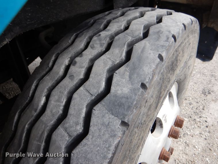 image for item LJ9823 1994 Kenworth T800  dump truck