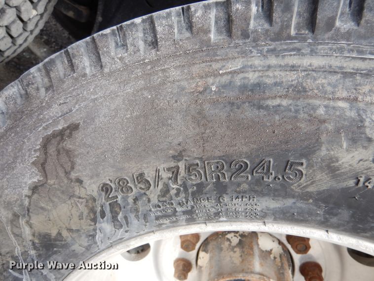 image for item LJ9823 1994 Kenworth T800  dump truck