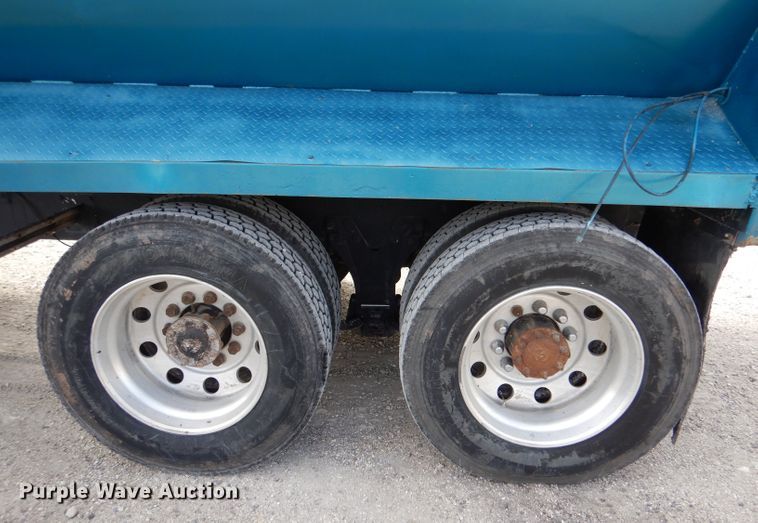 image for item LJ9823 1994 Kenworth T800  dump truck