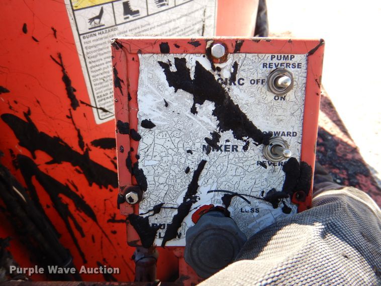 image for item MK9544 2008 Crafco E-Z 1000 Series II  melter applicator