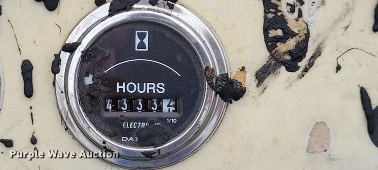 image for item MK9544 2008 Crafco E-Z 1000 Series II  melter applicator