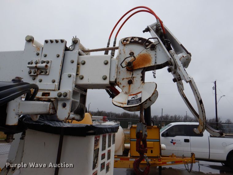 image for item MK9552 2006 Altec DB35  mini digger derrick