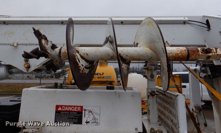 image for item MK9552 2006 Altec DB35  mini digger derrick