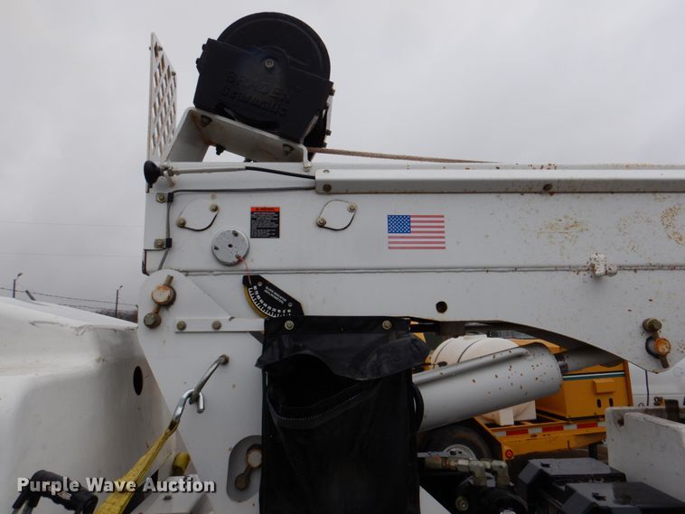 image for item MK9552 2006 Altec DB35  mini digger derrick