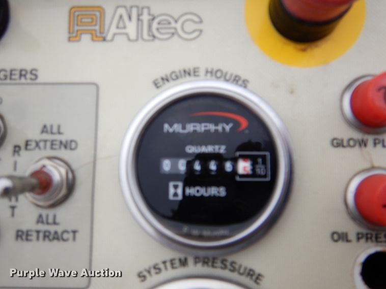 image for item MK9552 2006 Altec DB35  mini digger derrick