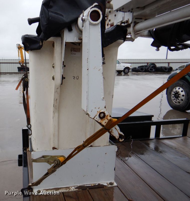 image for item MK9552 2006 Altec DB35  mini digger derrick