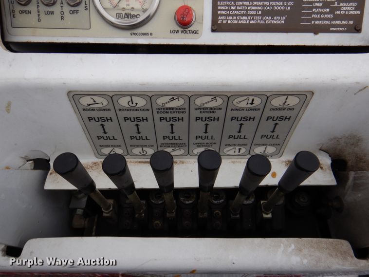 image for item MK9552 2006 Altec DB35  mini digger derrick