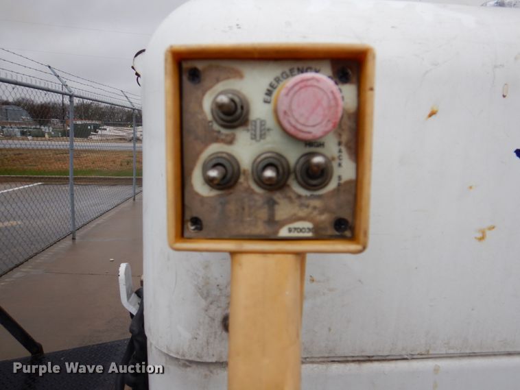 image for item MK9552 2006 Altec DB35  mini digger derrick