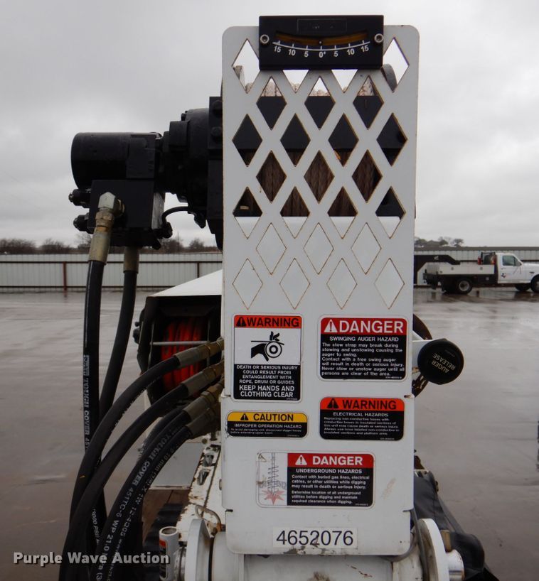 image for item MK9552 2006 Altec DB35  mini digger derrick