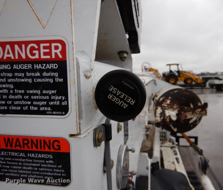 image for item MK9552 2006 Altec DB35  mini digger derrick