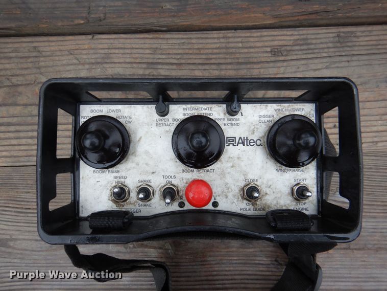 image for item MK9552 2006 Altec DB35  mini digger derrick