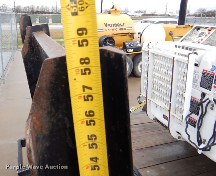 image for item MK9552 2006 Altec DB35  mini digger derrick