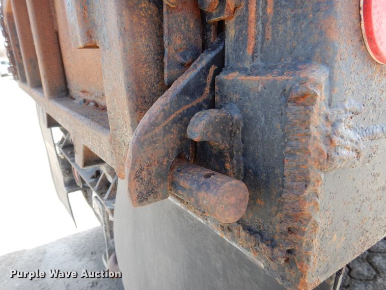 image for item MU9530 1974 Mack RL685LS  dump truck