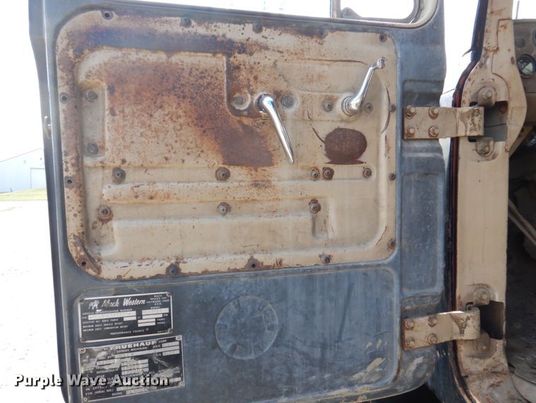 image for item MU9530 1974 Mack RL685LS  dump truck