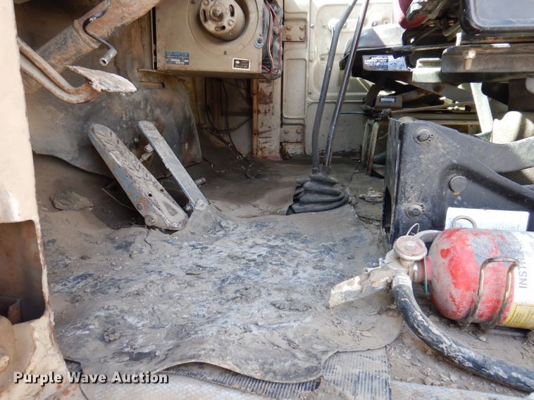 image for item MU9530 1974 Mack RL685LS  dump truck