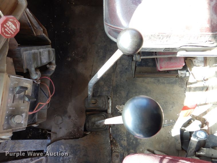 image for item MU9530 1974 Mack RL685LS  dump truck