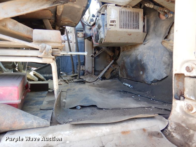 image for item MU9530 1974 Mack RL685LS  dump truck