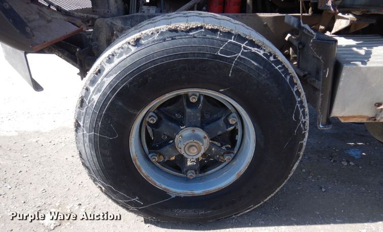 image for item MU9530 1974 Mack RL685LS  dump truck