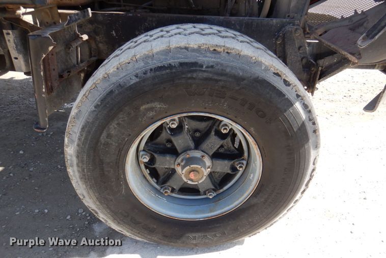 image for item MU9530 1974 Mack RL685LS  dump truck