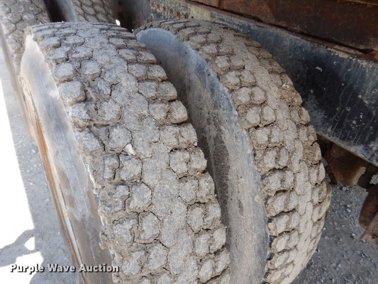 image for item MU9530 1974 Mack RL685LS  dump truck