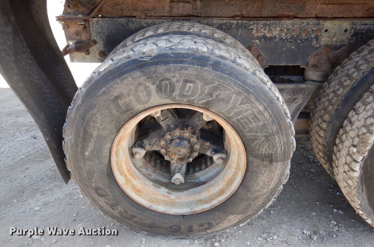 image for item MU9530 1974 Mack RL685LS  dump truck