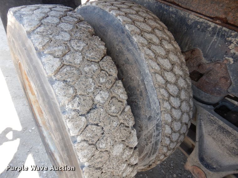 image for item MU9530 1974 Mack RL685LS  dump truck