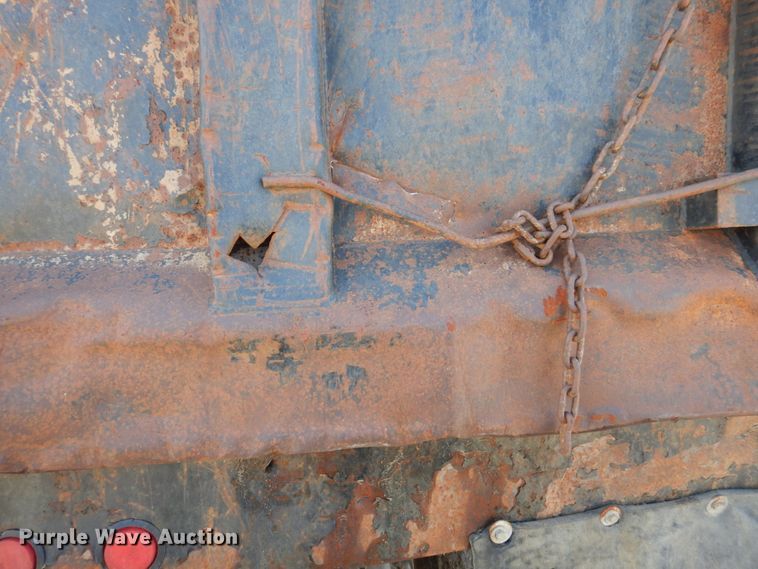 image for item MU9531 1988 Ford L8000  dump truck