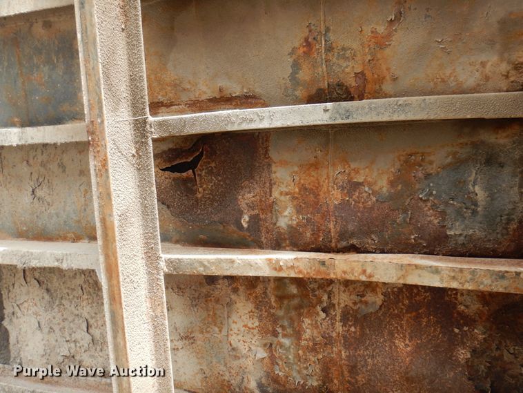 image for item MU9531 1988 Ford L8000  dump truck