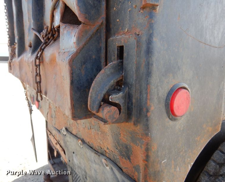 image for item MU9531 1988 Ford L8000  dump truck