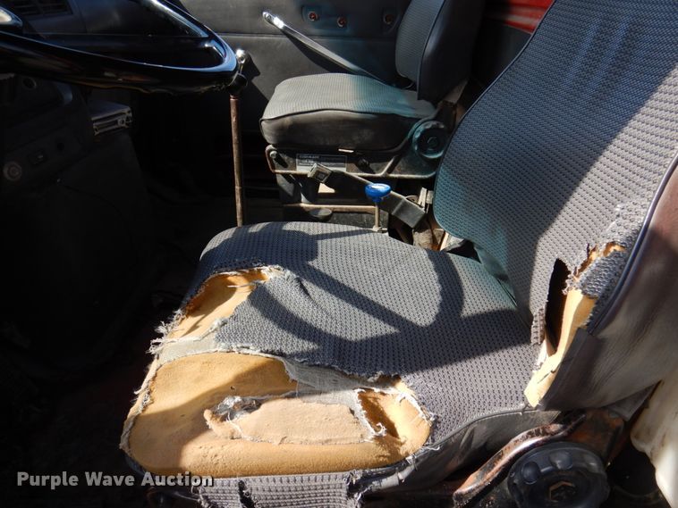 image for item MU9531 1988 Ford L8000  dump truck