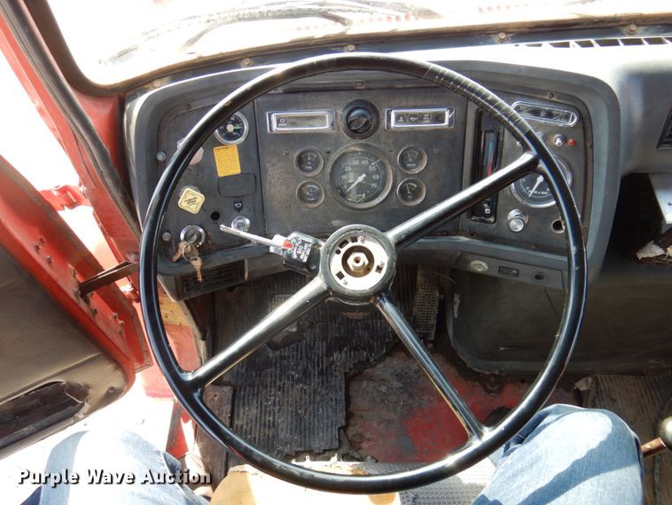 image for item MU9531 1988 Ford L8000  dump truck