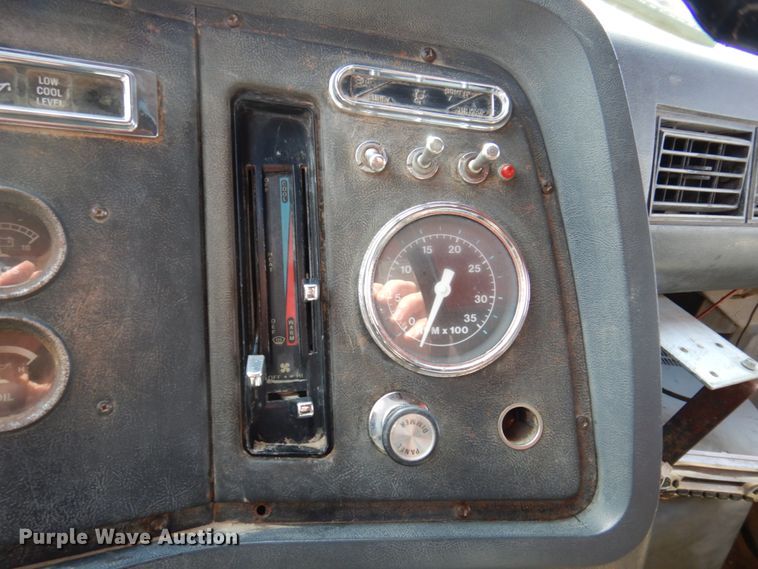 image for item MU9531 1988 Ford L8000  dump truck