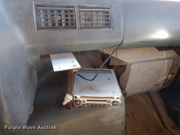 image for item MU9531 1988 Ford L8000  dump truck