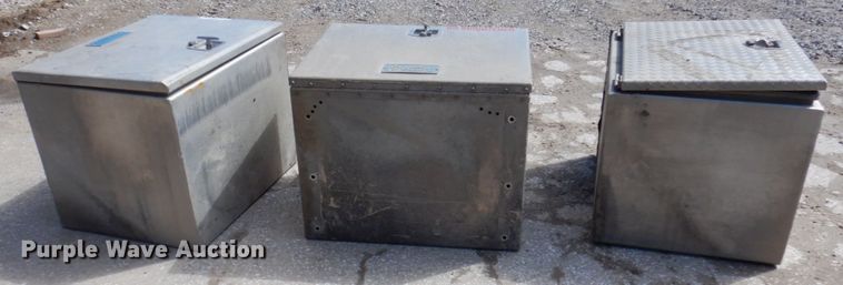 image for item MU9532 (3) toolboxes