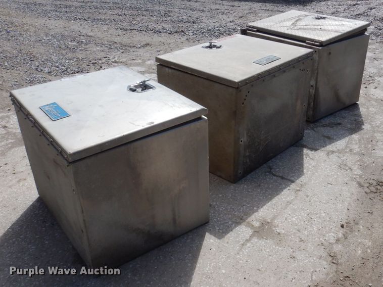 image for item MU9532 (3) toolboxes