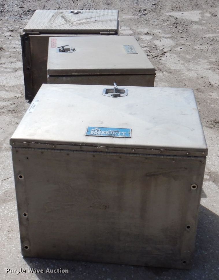 image for item MU9532 (3) toolboxes