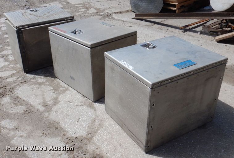 image for item MU9532 (3) toolboxes