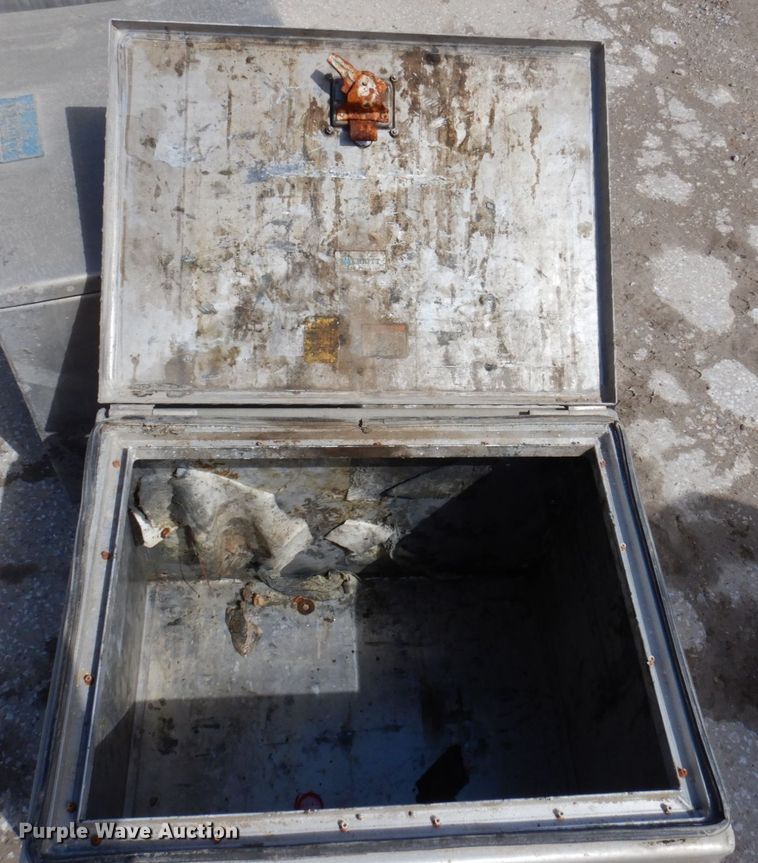 image for item MU9532 (3) toolboxes