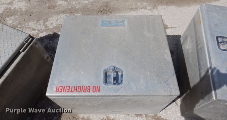 image for item MU9532 (3) toolboxes